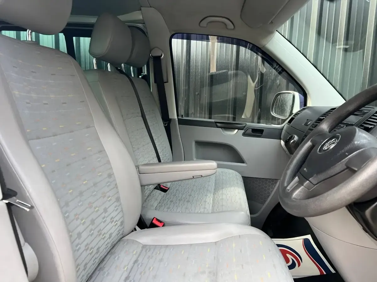 Used VW Transporter 140 HP (102 kW) 2012 White Van
