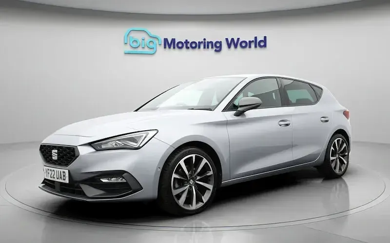 Used Seat Leon FR Sport 131 HP (96 kW) 2022 Silver Hatchback