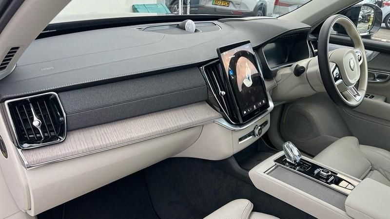 Used Volvo XC90 Ultra 455 HP (334 kW) 2025 Red SUV