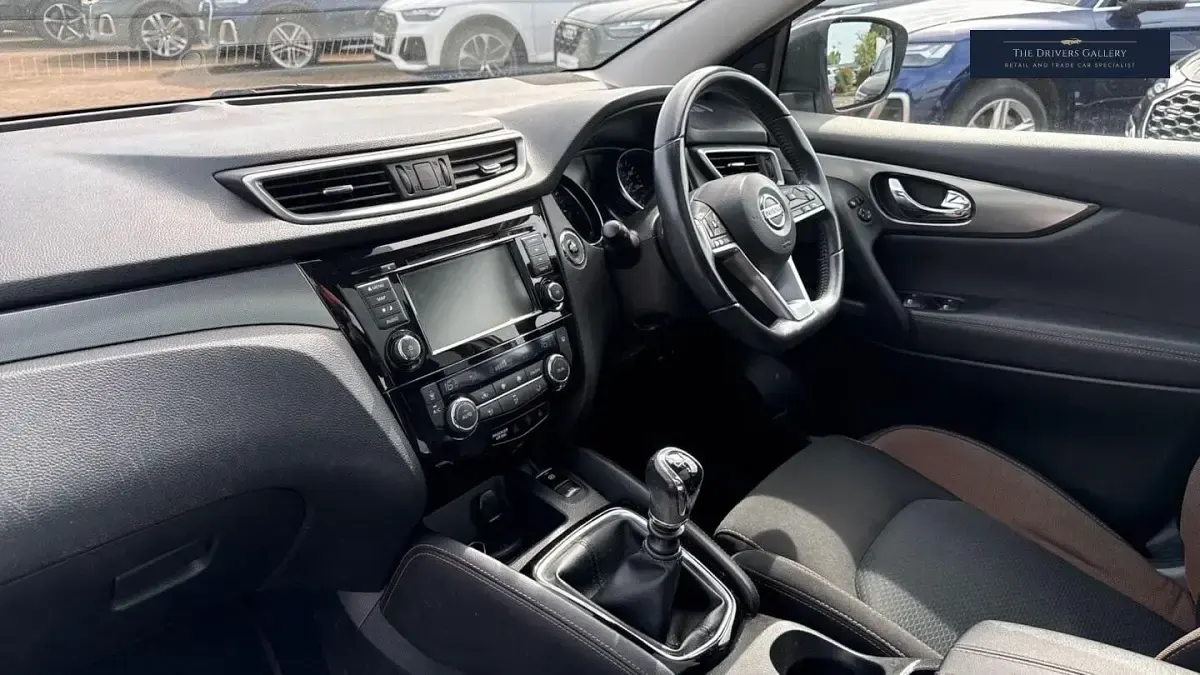 Used Nissan Qashqai N-Motion 140 HP (102 kW) 2019 Silver SUV