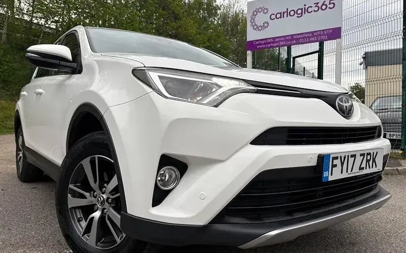 Usado Toyota RAV4 Business Edition 143 HP (105 kW) 2017 SUV
