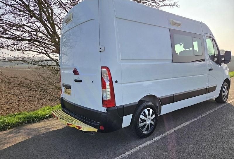 Used Vauxhall Movano 130 HP (95 kW) 2019 White MPV