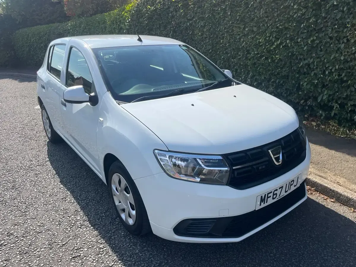 Used Dacia Sandero Ambiance 71 HP (52 kW) 2018 White Hatchback