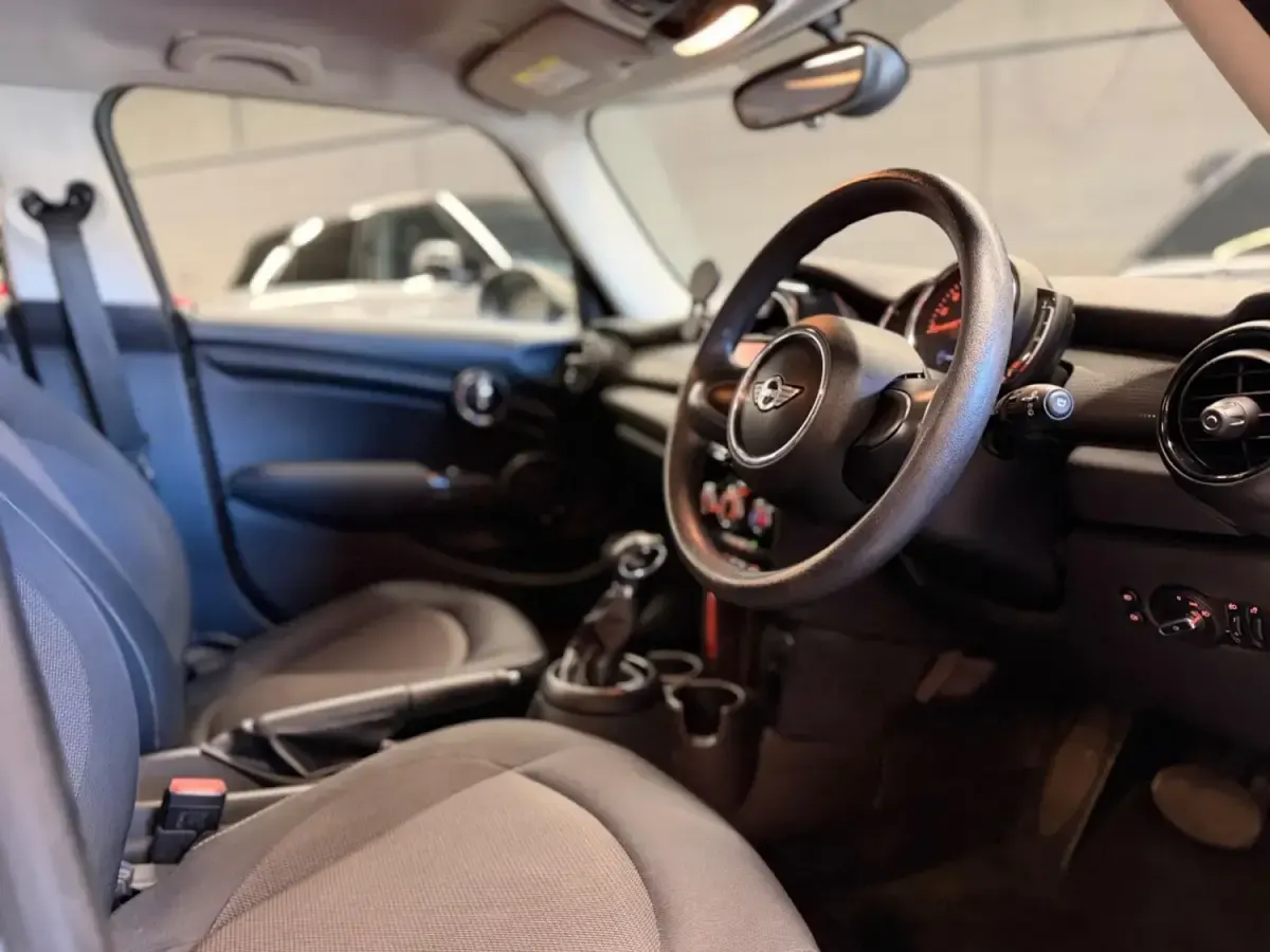 Used Mini Cooper Hatch 136 HP (100 kW) 2017 Grey Hatchback
