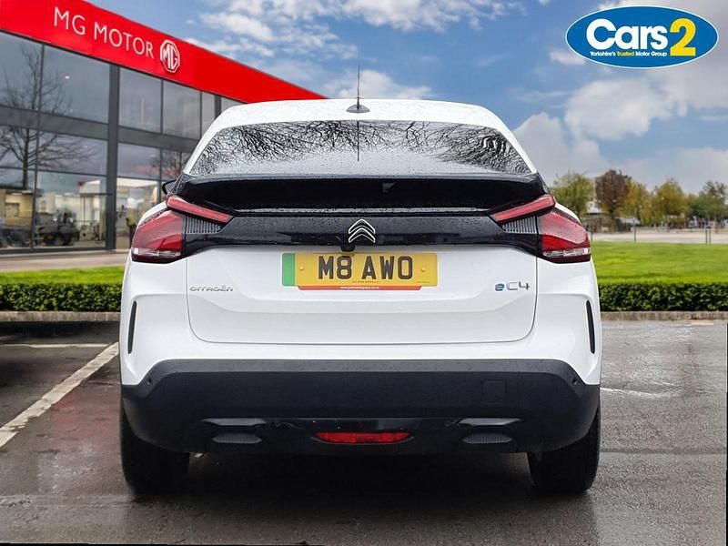 Used Citroën e-C4 Shine 100 kW (136 HP) 2021 White Hatchback