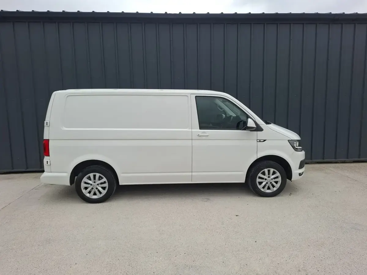 Used VW T6 Highline 102 HP (75 kW) 2018 White Van