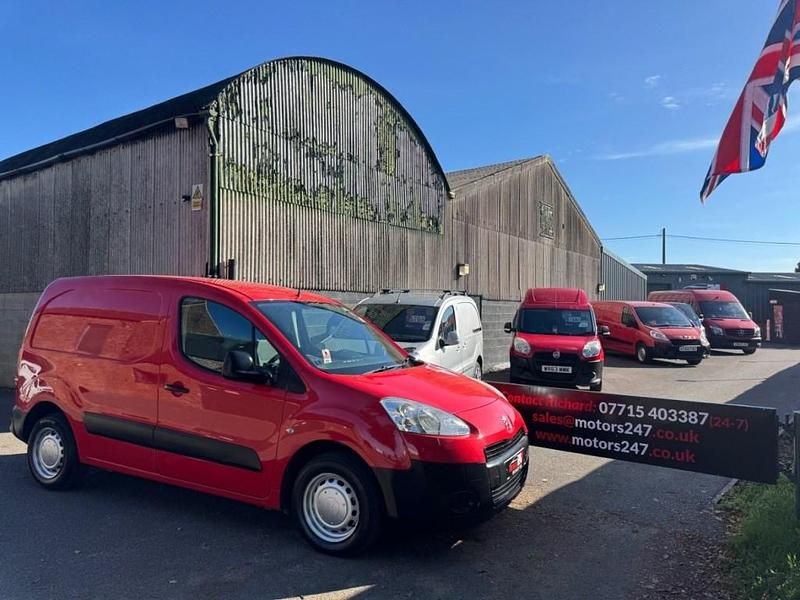 Used Peugeot Partner S 2012 Red MPV