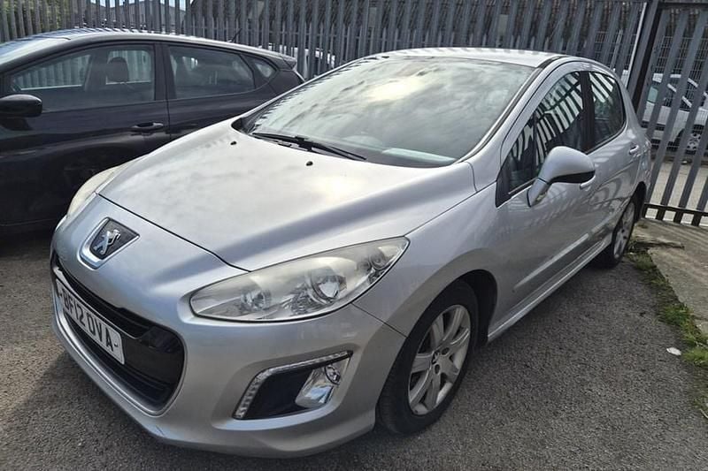 Used Peugeot 308 Active 98 HP (72 kW) 2012 Silver Hatchback