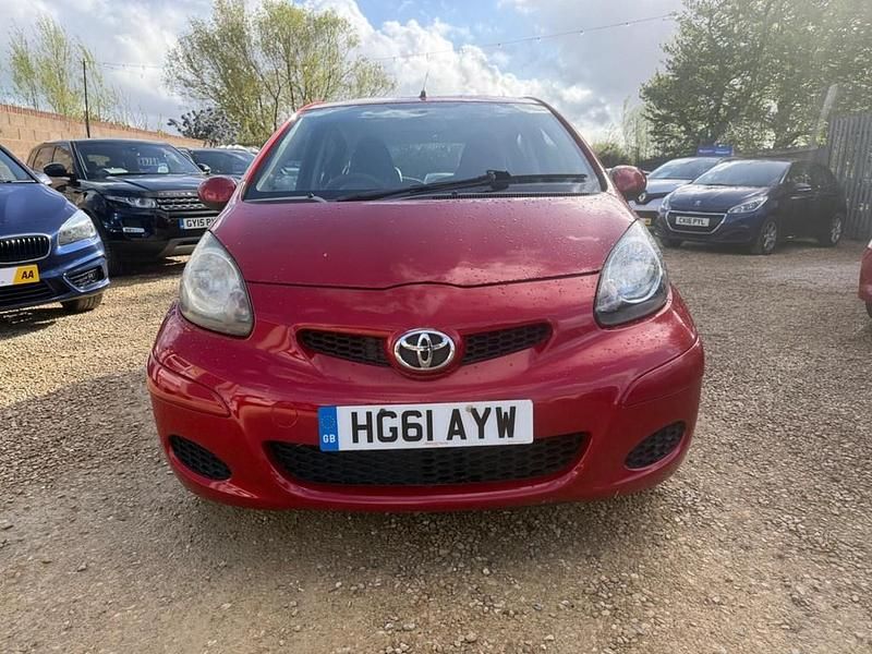 Used Toyota Aygo 68 HP (50 kW) 2011 Red Hatchback