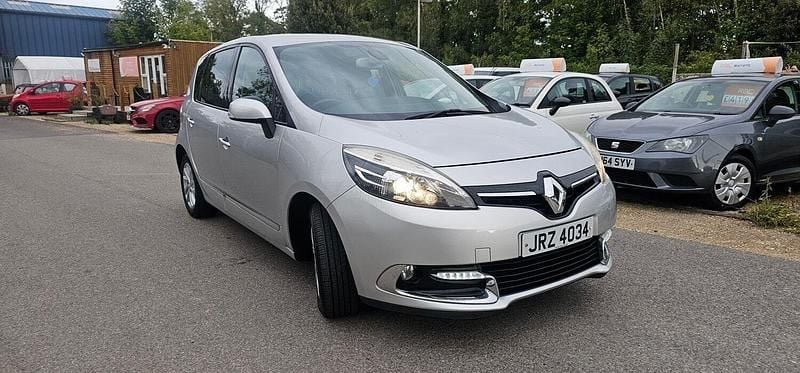 Silver Used 2015 Renault Scénic III Dynamique MPV | £4,295 (Fair price) - Image 1/4