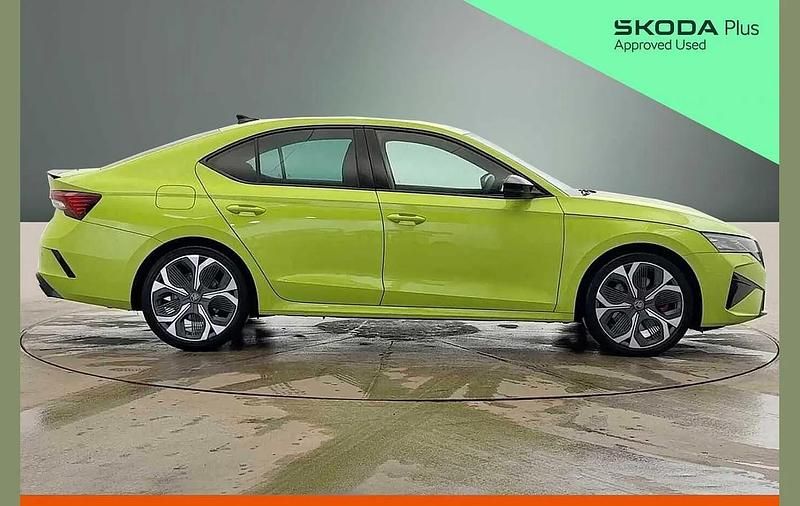 Used Skoda Octavia vRS 265 HP (194 kW) 2025 Hyper green Hatchback