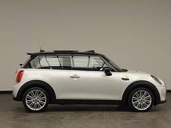 Used Mini Cooper S Level 3 135 kW (184 HP) 2022 White Hatchback