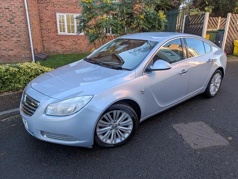 Begagnad Vauxhall Insignia 2013 Silver Halvkombi