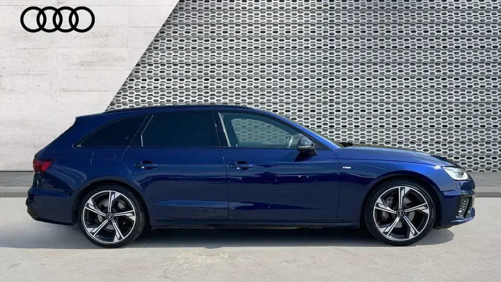 Used Audi A4 Black Edition 204 HP (150 kW) 2024 Blue Estate