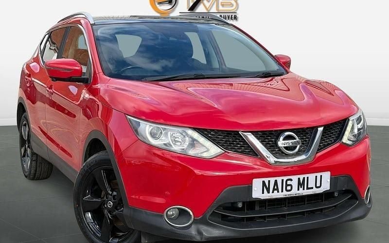 Used Nissan Qashqai N-Connecta 110 HP (80 kW) 2016 Red SUV