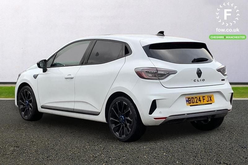 Used Renault Clio V Esprit Alpine 143 HP (105 kW) 2024 White Hatchback