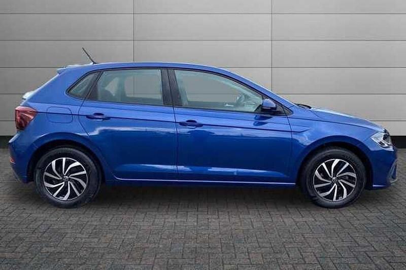 Used VW Polo Life 95 HP (69 kW) 2023 Reef blue Hatchback