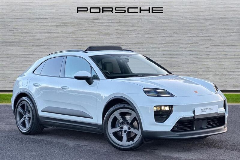 White New 2025 Porsche Macan SUV | £70,990 - Image 1/4