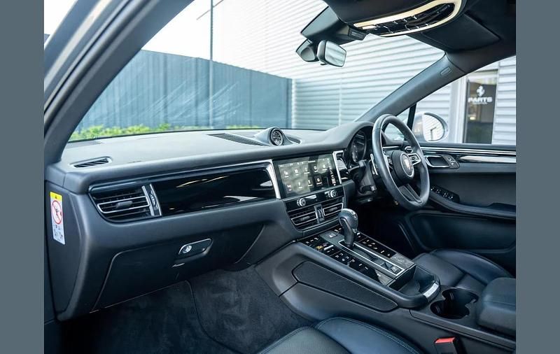 Used Porsche Macan S 374 HP (275 kW) 2022 Silver SUV