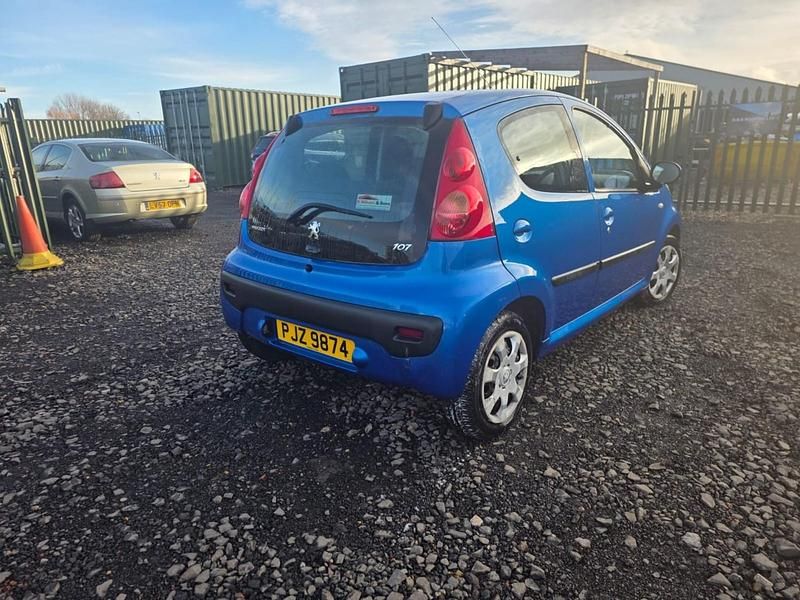 Used Peugeot 107 68 HP (50 kW) 2010 Blue Hatchback