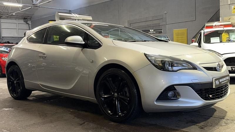 Used Vauxhall Astra GTC Edition 140 HP (102 kW) 2016 Silver Coupe