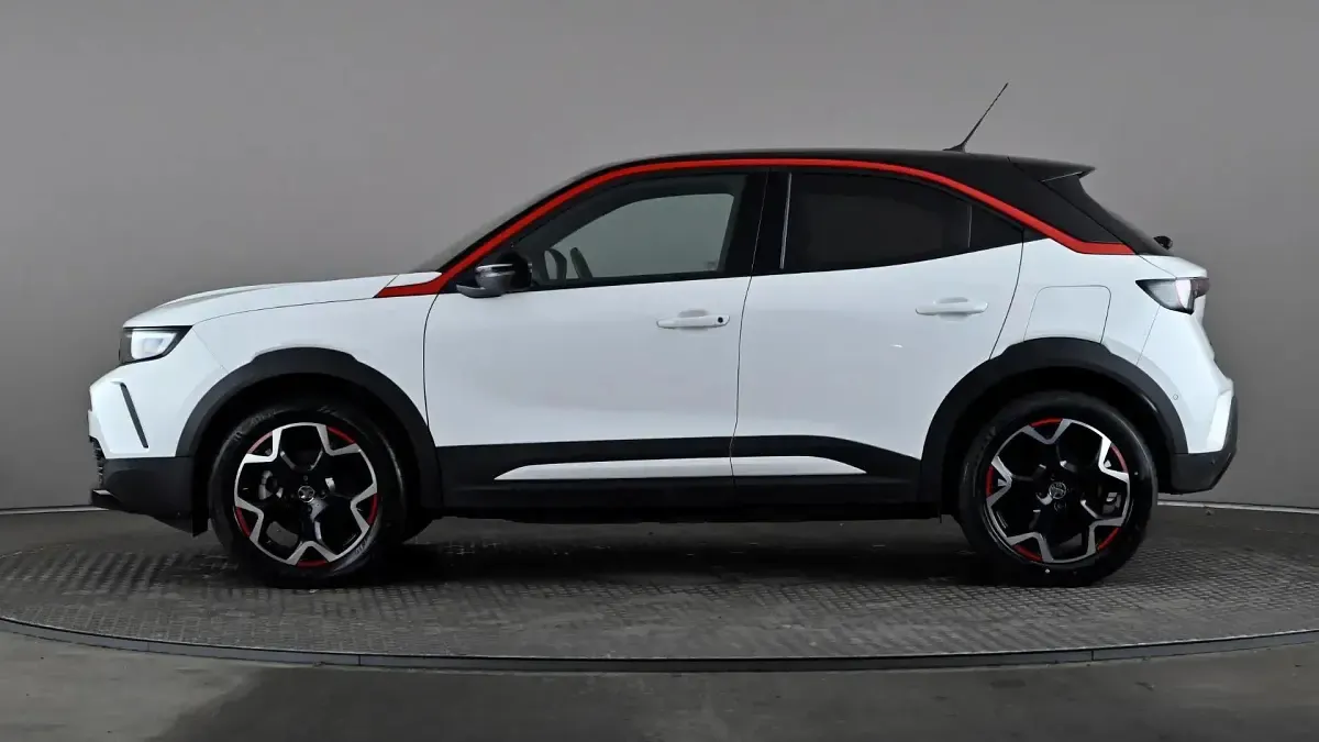 Begagnad Vauxhall Mokka 100 kW (136 HK) 2022 Vit SUV