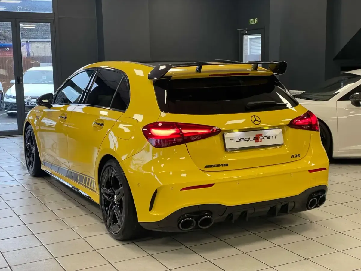 Usado Mercedes A35 AMG Premium 2023 Amarelo Citadino