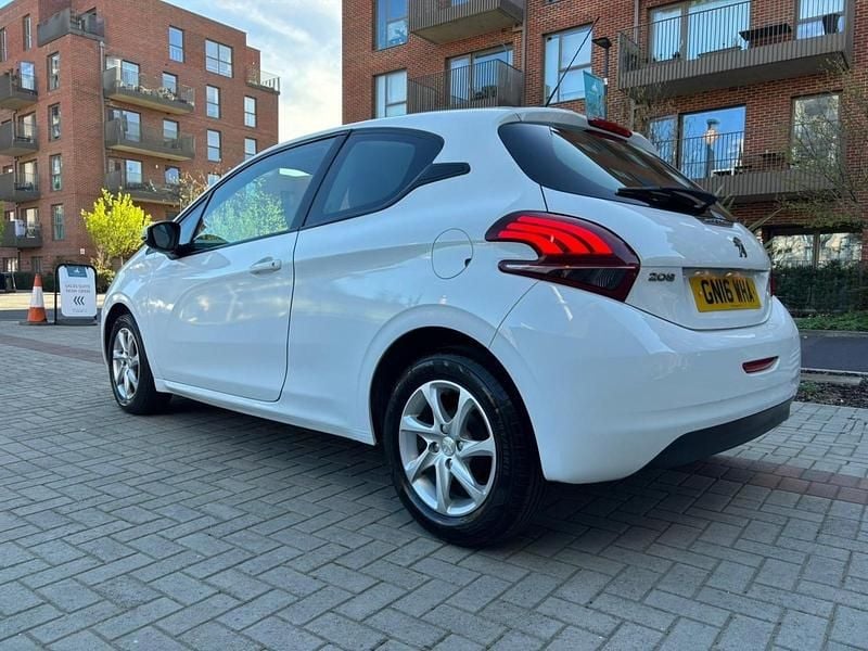 Used Peugeot 208 Active 2016 White Hatchback