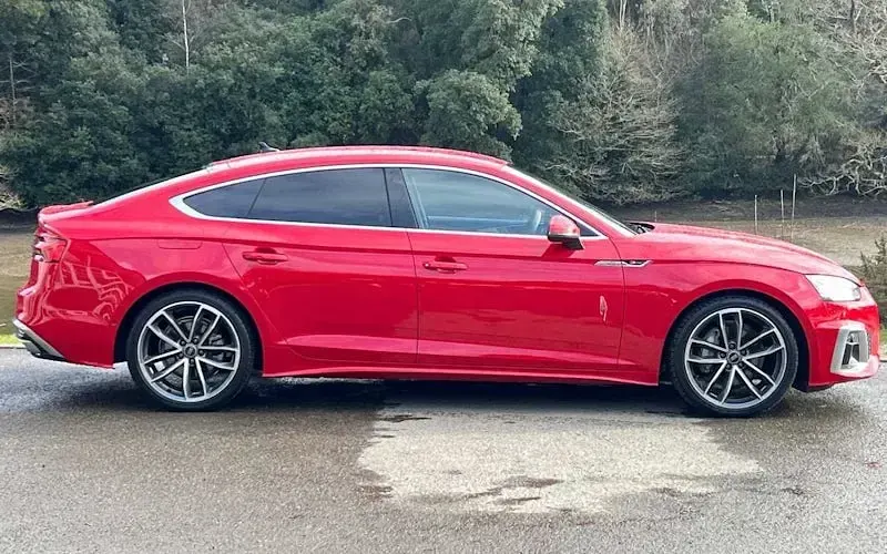 Usado Audi A5 Sportback S-Line 204 CV (150 kW) 2024 Rojo Utilitario