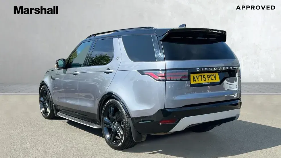Used Land Rover Discovery 350 HP (257 kW) 2025 Metallic  eiger grey SUV