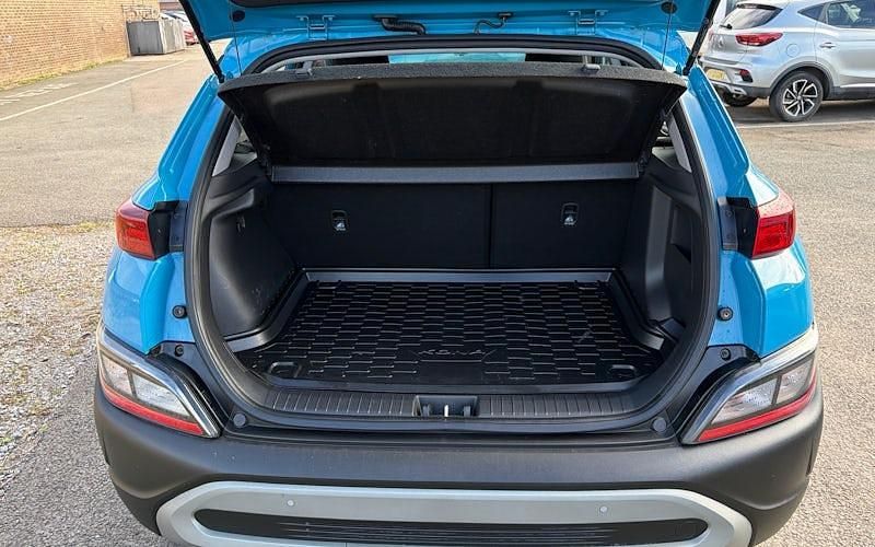 Gebraucht Hyundai Kona SE 141 PS (103 kW) 2022 Blau SUV