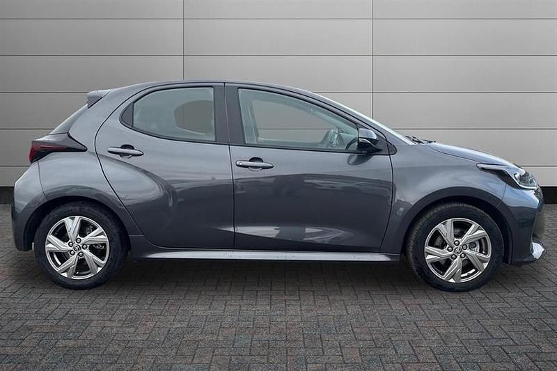 Used Toyota Yaris Hybrid 116 HP (85 kW) 2025 Decuma grey Hatchback