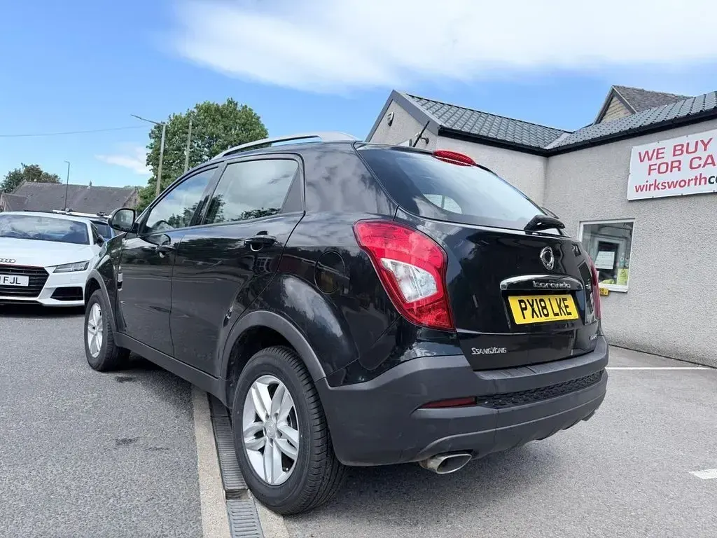 Used SsangYong Korando 178 HP (130 kW) 2018 Black Estate