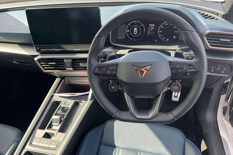 Usado Cupra Leon VZ3 241 CV (177 kW) 2025 Blanco Familiar