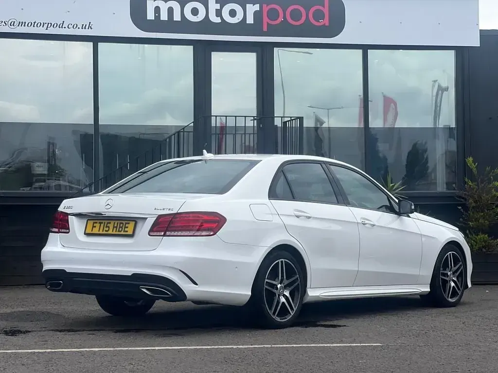 Usado Mercedes E350 AMG 258 HP (189 kW) 2015 Branco Sedan