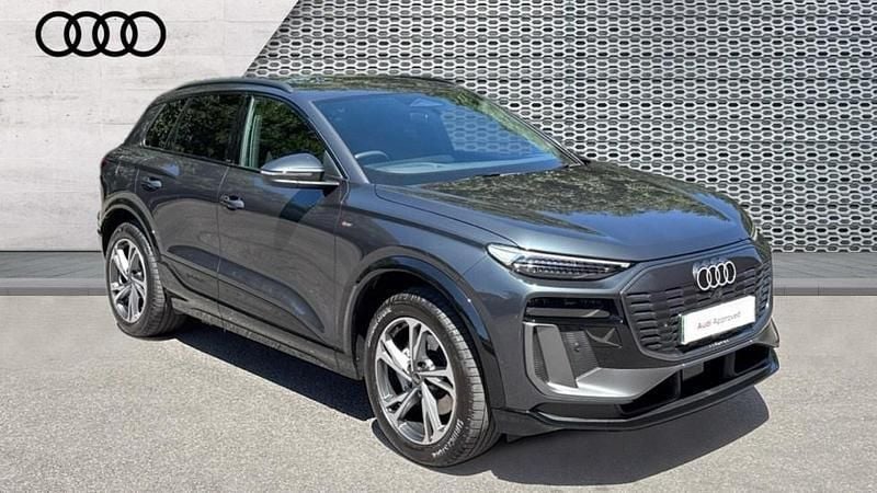 Grey Used 2025 Audi Q6 e-tron Comfort SUV | £55,247 (Good price) - Image 1/4