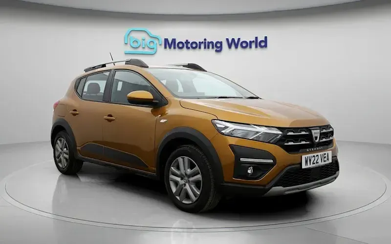 Used Dacia Sandero Comfort 91 HP (66 kW) 2022 Orange Hatchback