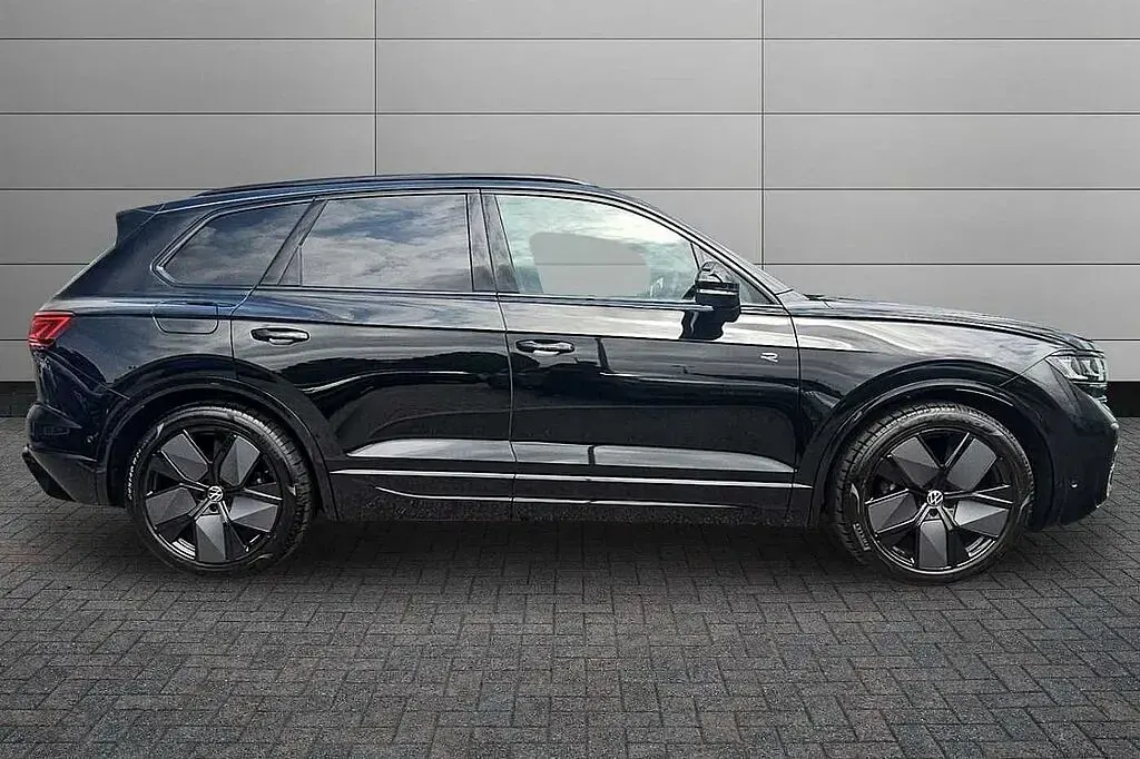 Used VW Touareg Edition 286 HP (210 kW) 2026 Black SUV