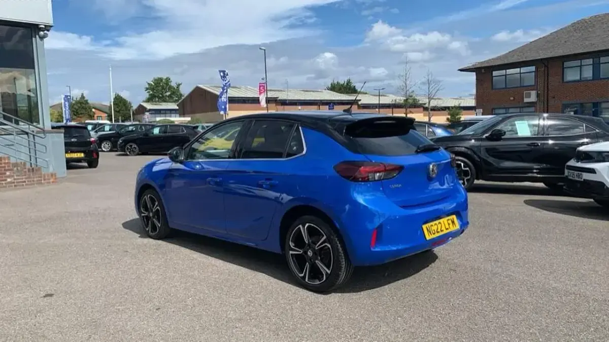 Używany Vauxhall Corsa Edition 101 KM (74 kW) 2022 Niebieski Hatchback
