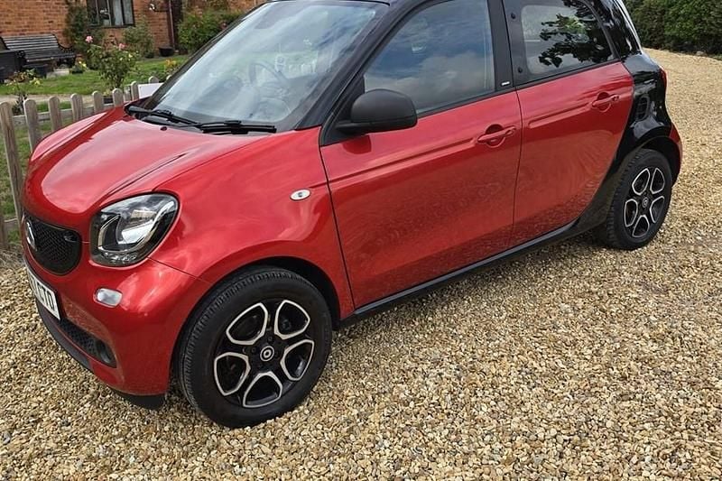 Red Used 2017 Smart ForFour Passion Hatchback | £4,795 (Good price) - Image 1/1