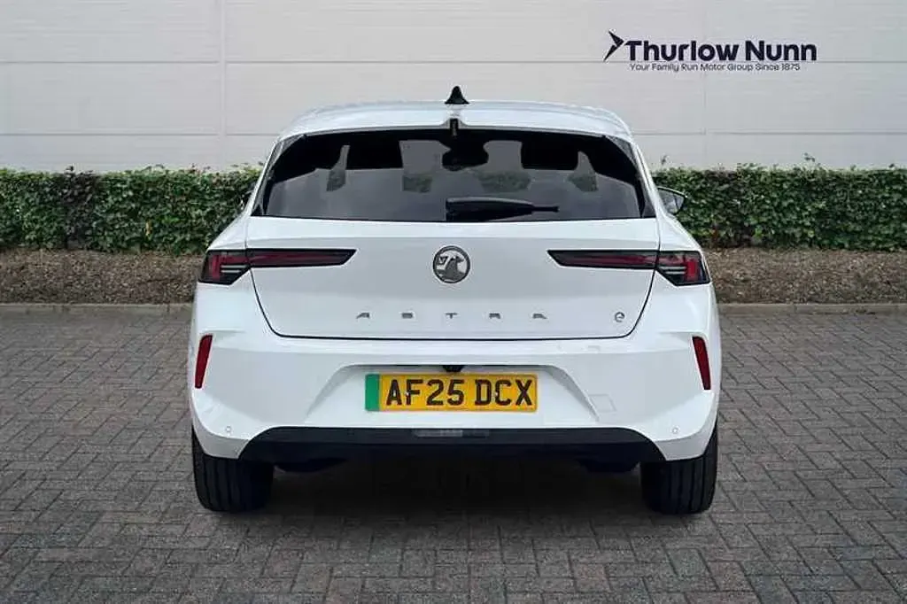 Used Vauxhall Astra 114 kW (156 HP) 2025 White Hatchback