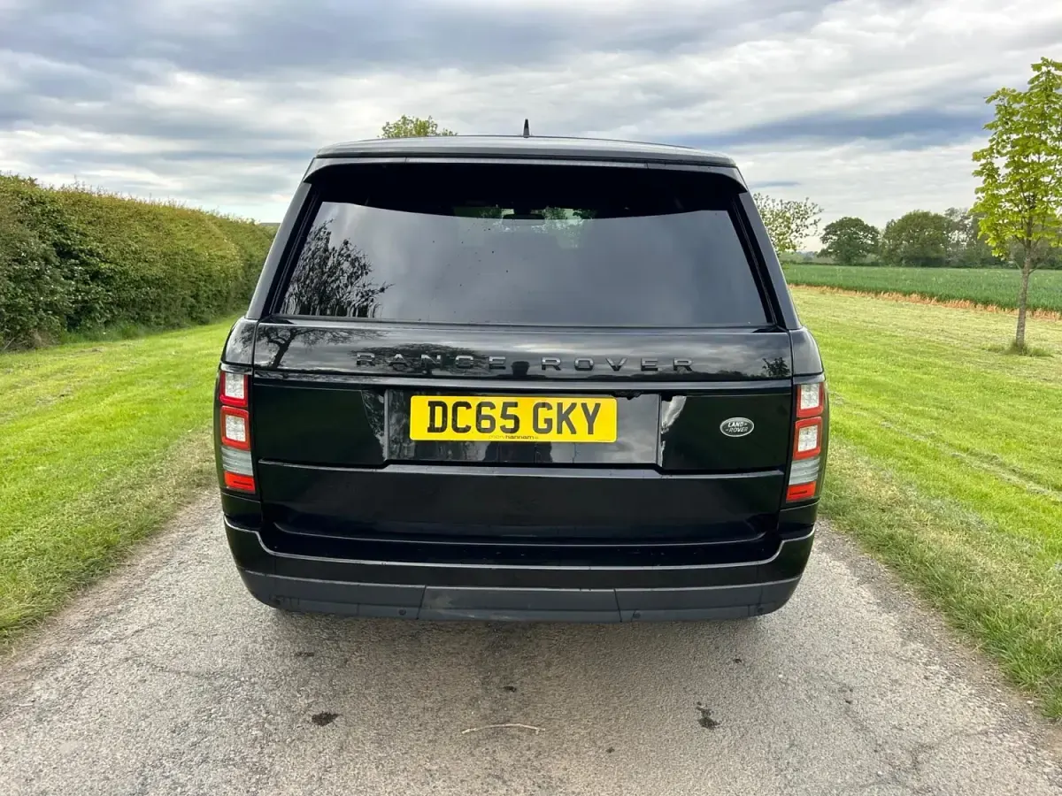 Używany Land Rover Range Rover Vogue 306 KM (225 kW) 2015 Czarny SUV
