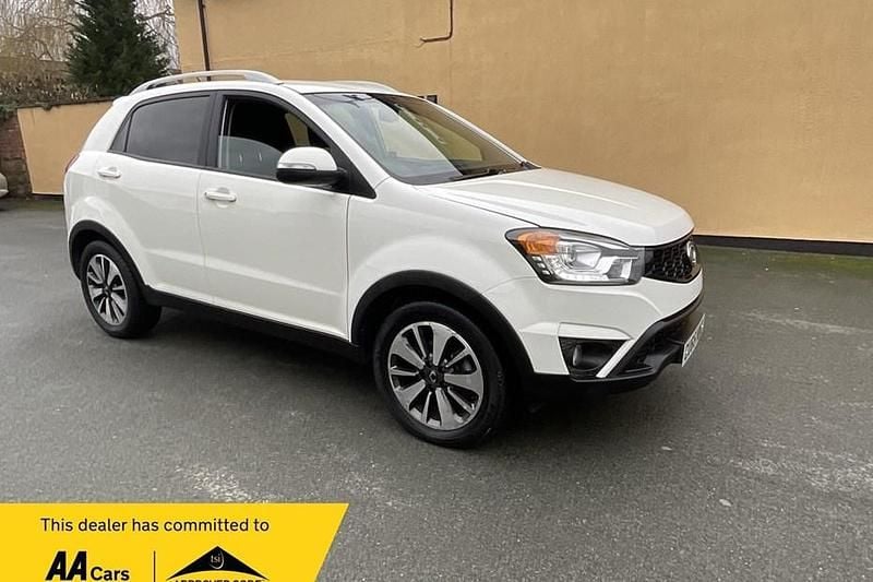 Used Ssangyong (KGM) Korando Limited 149 HP (109 kW) 2015 White SUV