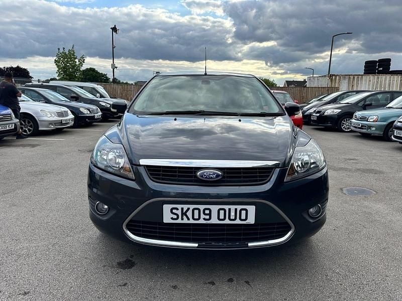 Used Ford Focus Titanium 2009 Grey Hatchback