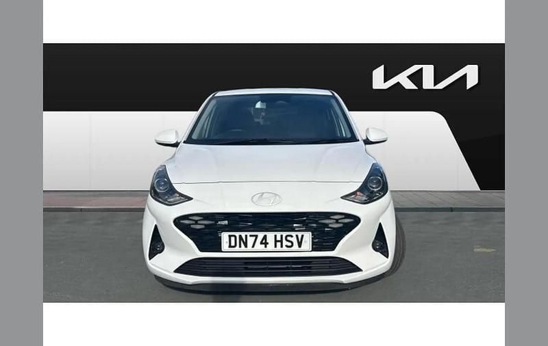 Używany Hyundai i10 Premium 63 KM (46 kW) 2024 Biały Hatchback