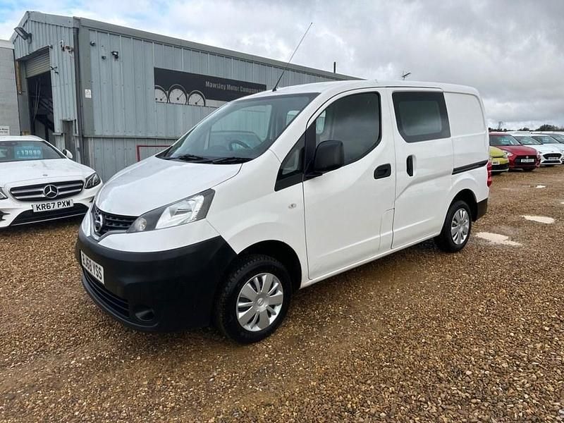 White Used 2018 Nissan NV200 Acenta Van | £7,490 (Fair price) - Image 1/4