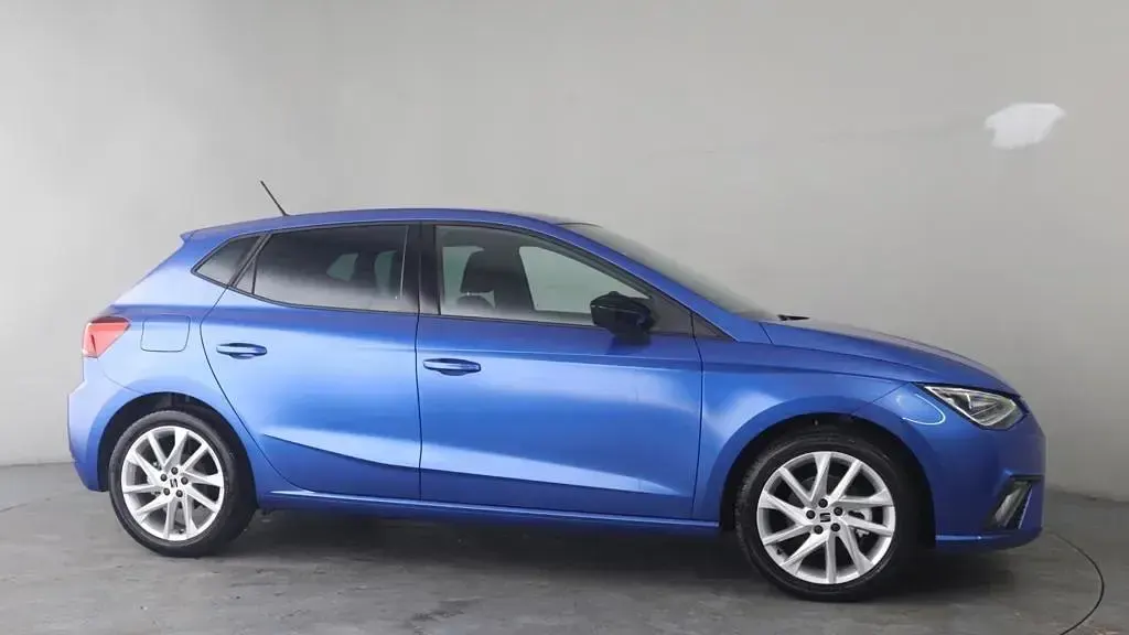 New Seat Ibiza FR 115 HP (84 kW) 2025 Blue Hatchback