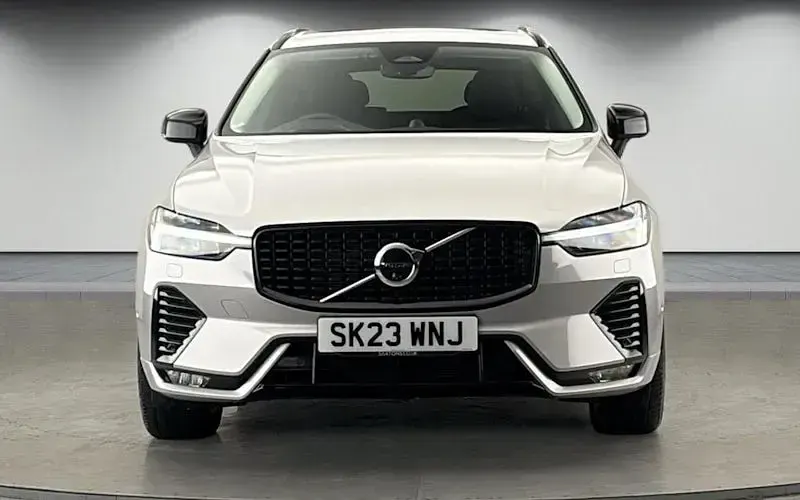 Used Volvo XC60 Ultimate 250 HP (183 kW) 2022 Silver dawn SUV