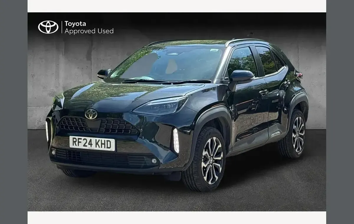 Used Toyota Yaris Cross Design 116 HP (85 kW) 2024 Black SUV