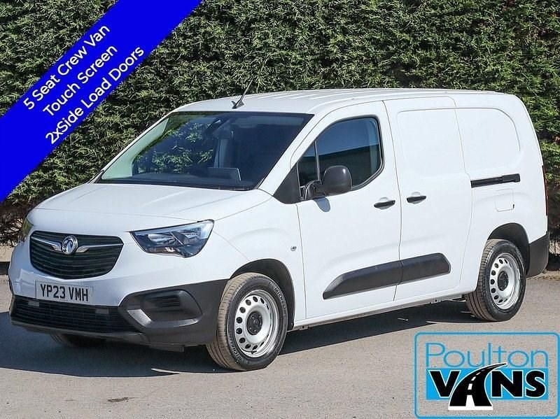 White Used 2023 Vauxhall Combo MPV | £13,950 (A bit pricey) - Image 1/4